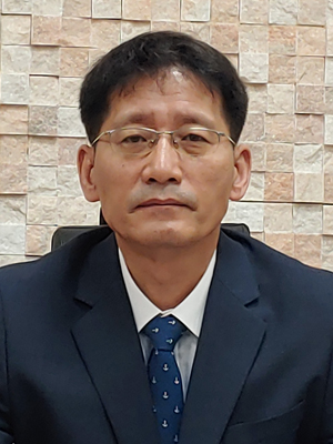 제7대교장 이운봉 교장